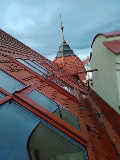 2 mytí střešních oken v Praze z lana.jpg
