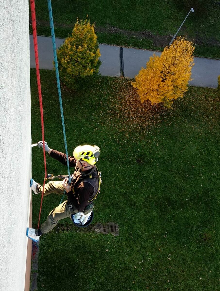 horolezcipraha.cz oprava zateplení fasády poškozené ptáky Praha Jižní Město